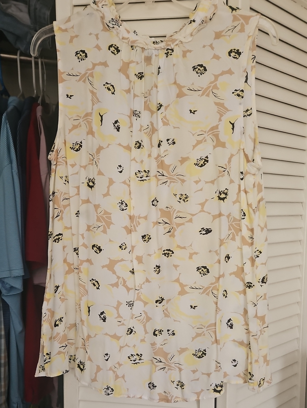 Sleevless Shell - Picture 4 of 5